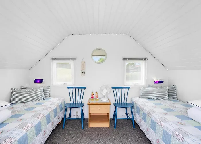 3 Bedroom Beautiful In بيت للعطل