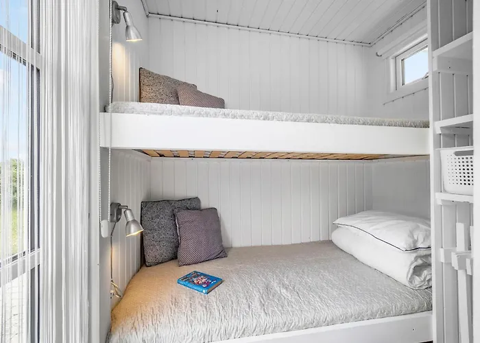 بيت للعطل 3 Bedroom Beautiful In فابورغ